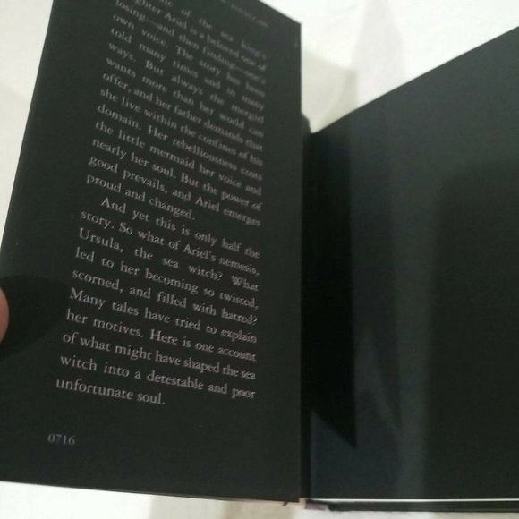 Poor Unfortunate Soul: A Tale of the Sea Witch - Valentino, Serena, Disney Press - Picture 3 of 8